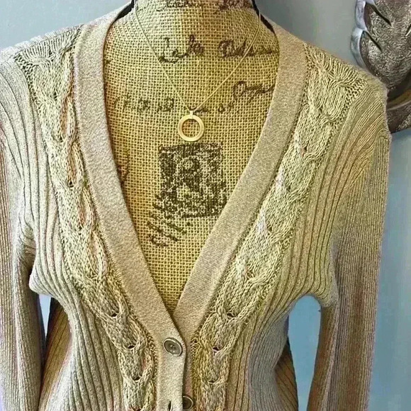 Beautiful St.John button down Sweater Size M - Picture 2 of 7